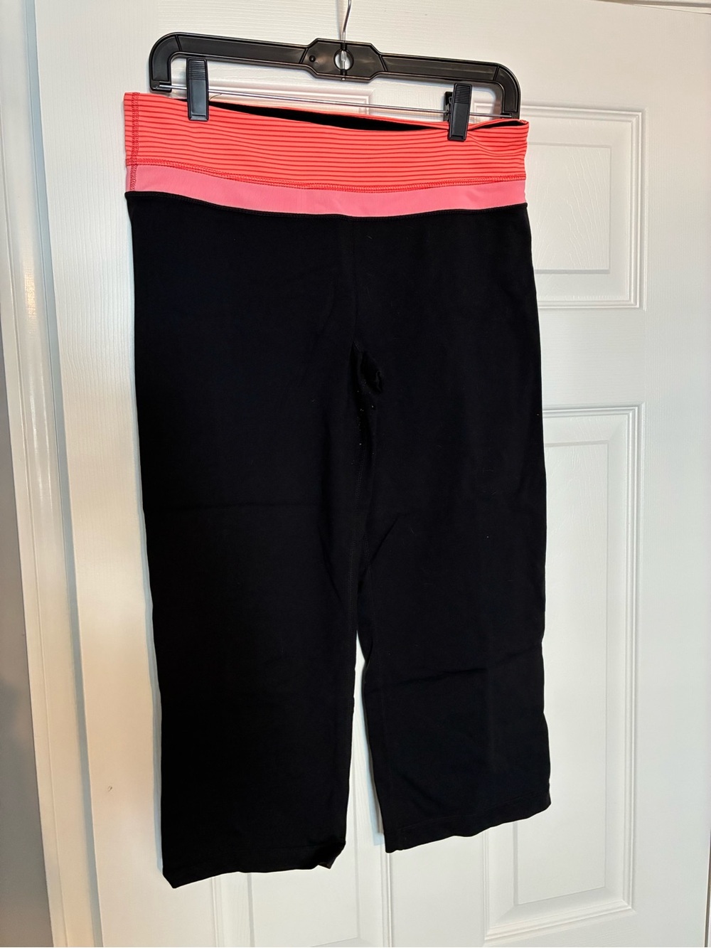 Black wide leg cropped capri leggings